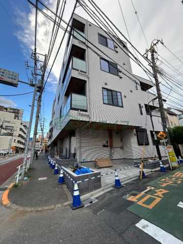 新宿区上落合のマンションの建物外観