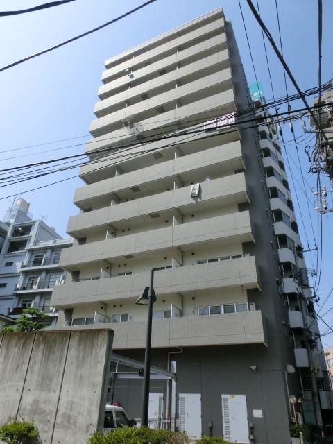 荒川区荒川のマンションの建物外観