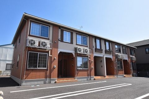 矢板市末広町のアパートの建物外観