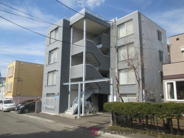 札幌市厚別区厚別中央三条のマンションの建物外観