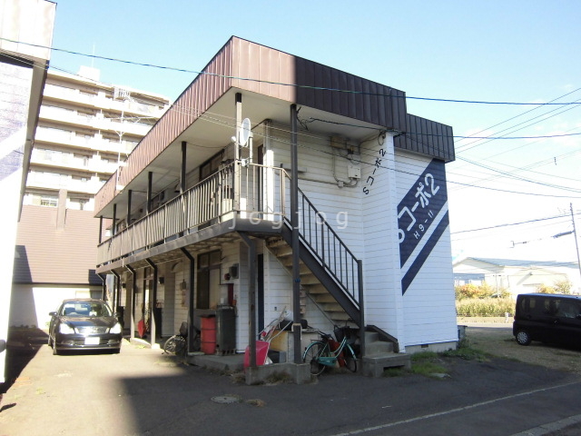 札幌市西区発寒九条のアパートの建物外観