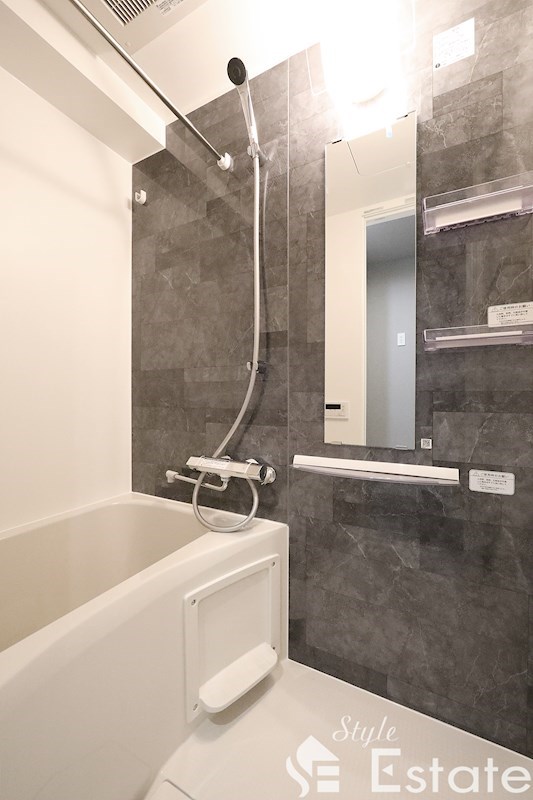 バス・シャワールーム　バスルーム