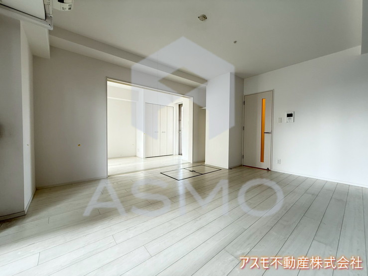 居室・リビング　同マンション別部屋参考写真