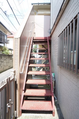 その他共有部分　手すり付き階段