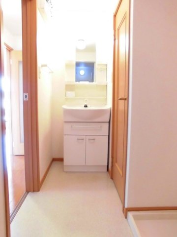 洗面設備　【ファミール】広い洗面スペース