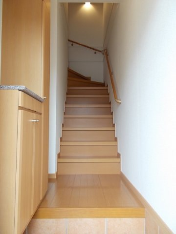 玄関　【ファミール】シンプルで使いやすい玄関です