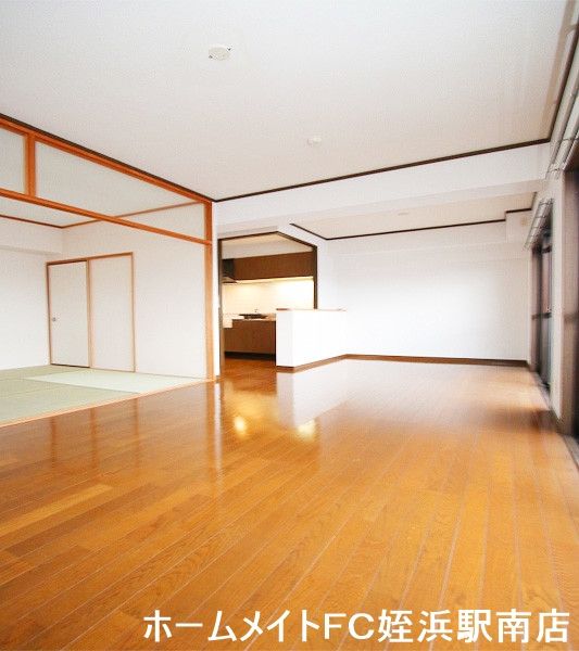 居室・リビング　★駅まで徒歩6分の好立地！★参考写真