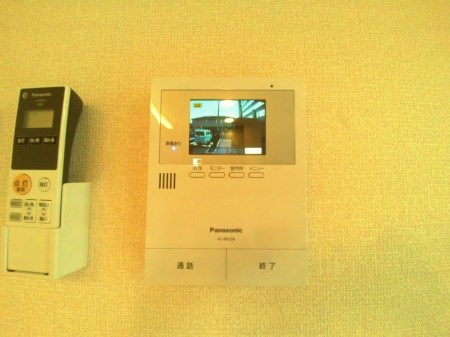 セキュリティ　モニター付きインターホンです。