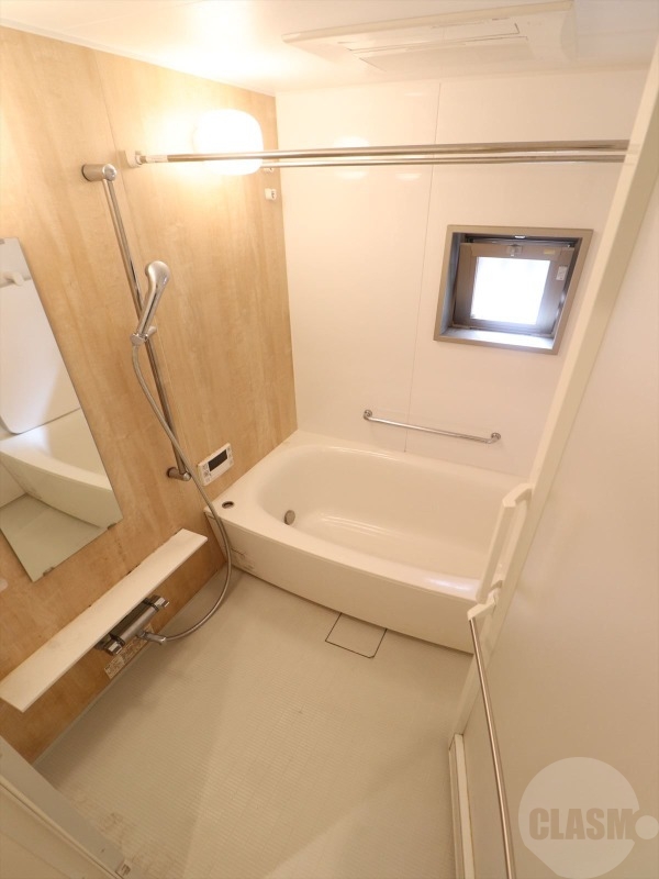 バス・シャワールーム　追い焚きと浴室乾燥機能付きです