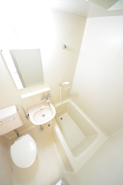 バス・シャワールーム　☆お掃除も楽なユニットバス☆