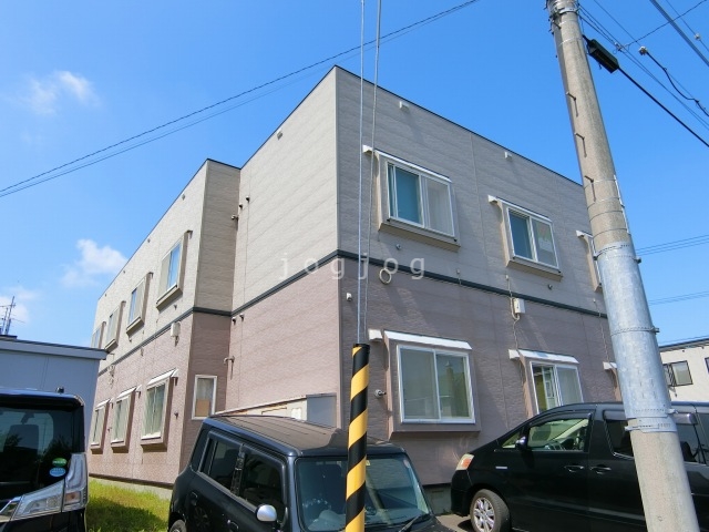 建物外観　駐車場