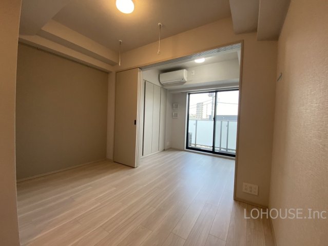 居室・リビング　反転タイプです