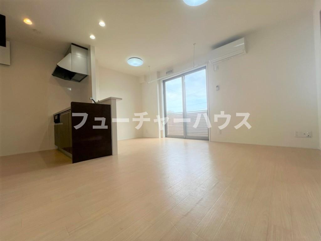 居室・リビング　※102号室画像です