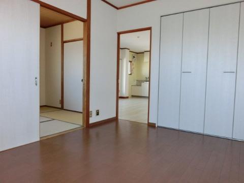 居室・リビング　室内