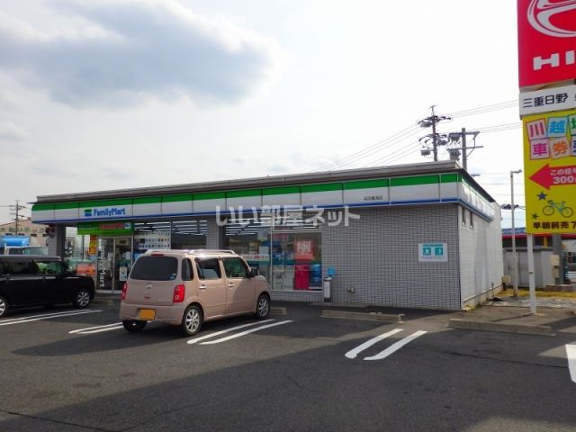 コンビニ　ファミリーマート名四亀須店（コンビニ）まで567m
