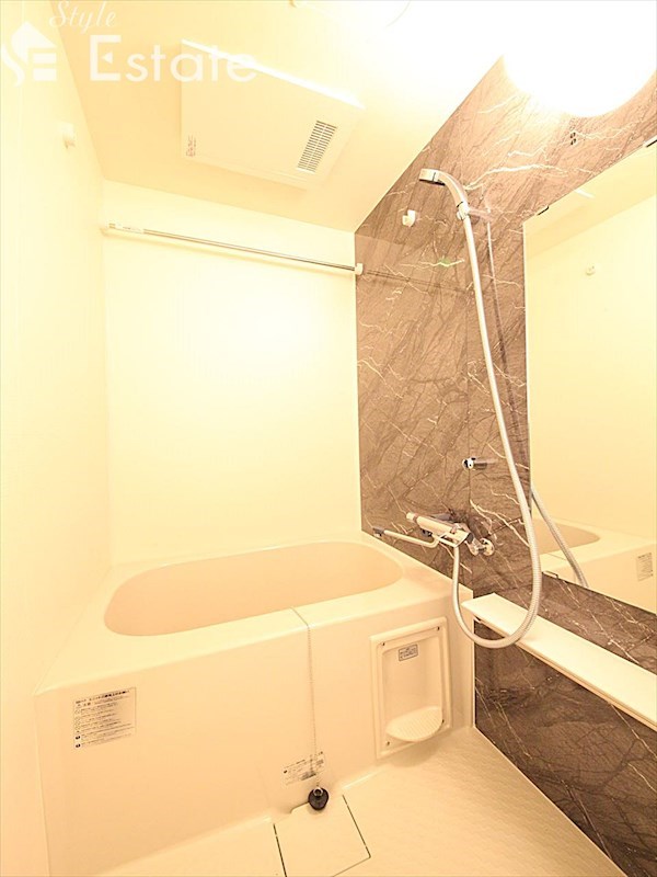 バス・シャワールーム　バスルーム