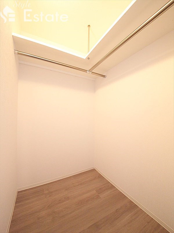 収納　ウォークインクローゼット