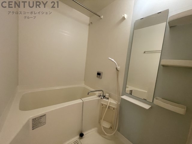 バス・シャワールーム　浴室乾燥機付きで便利です！