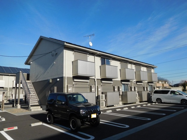 建物外観　南向きで日当たり良好　インターネット無料