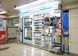 コンビニ　ローソンメトロス門前仲町西口店（コンビニ）まで372m