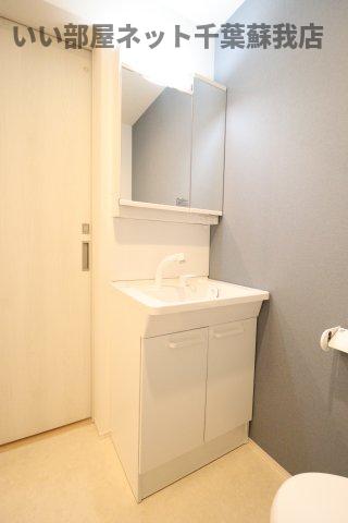 洗面設備　朝の準備に活躍する、洗髪洗面化粧台！