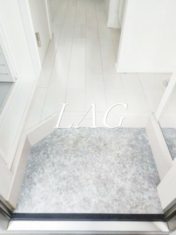 玄関　玄関です。
