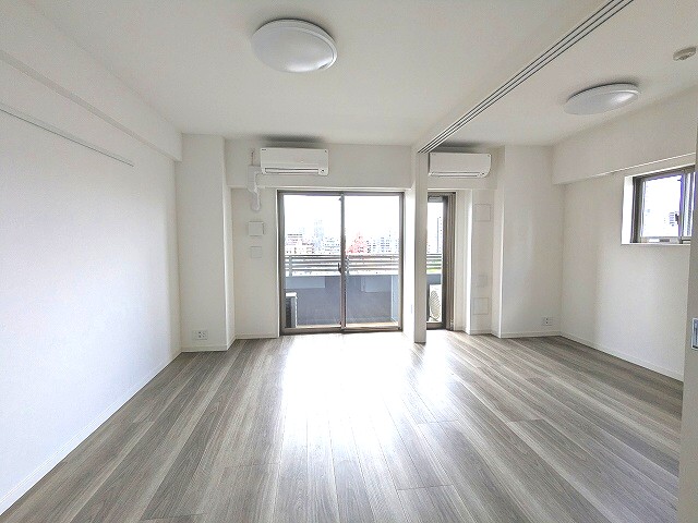 居室・リビング　家具配置しやすい室内です