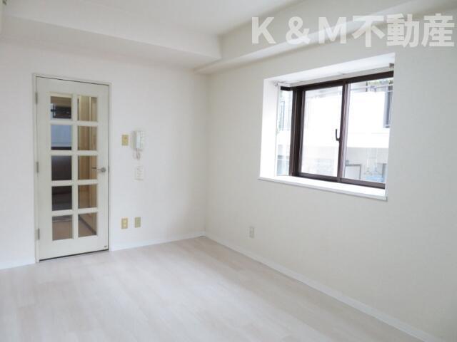 居室・リビング　こちらのリビングで趣味の時間をお楽しみください