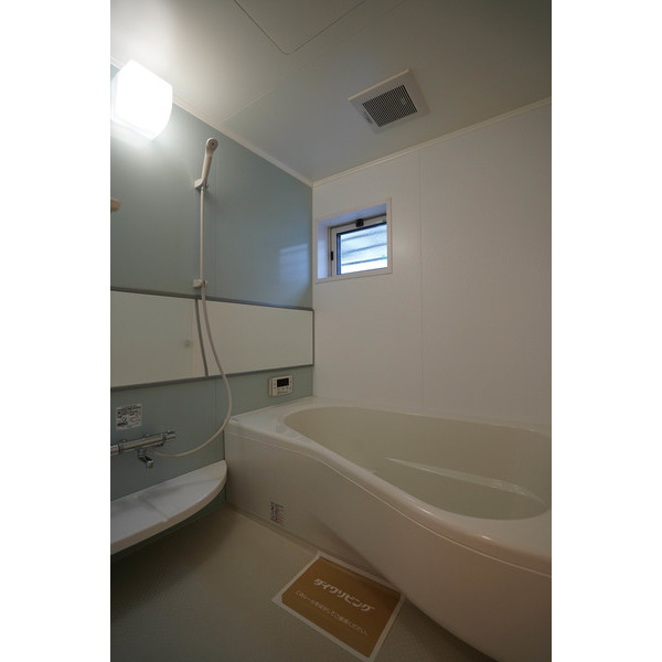 バス・シャワールーム　同じ建物の別のお部屋