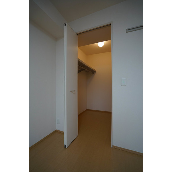 収納　同じ建物の別のお部屋