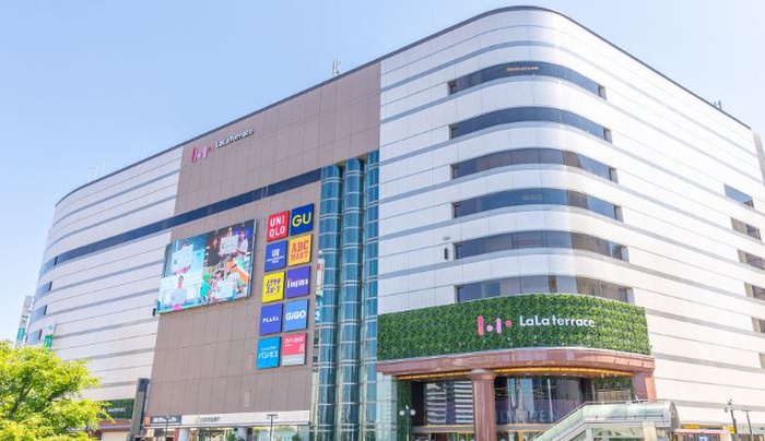 ショッピングセンター　ララテラス（ショッピングセンター）まで1110m