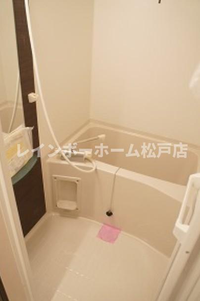 バス・シャワールーム　お風呂です