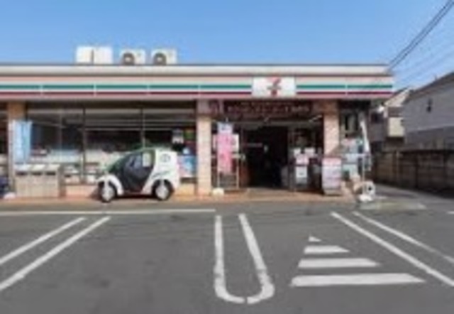 コンビニ　セブンイレブン東船橋4丁目店（コンビニ）まで740m