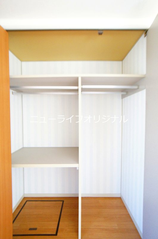 収納　奥行きのある収納スペース☆備蓄にも便利な床下収納庫も設置☆※