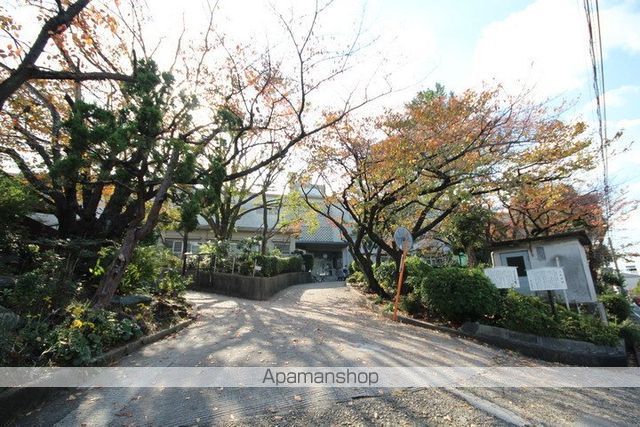 小学校　上野小学校（小学校）まで375m