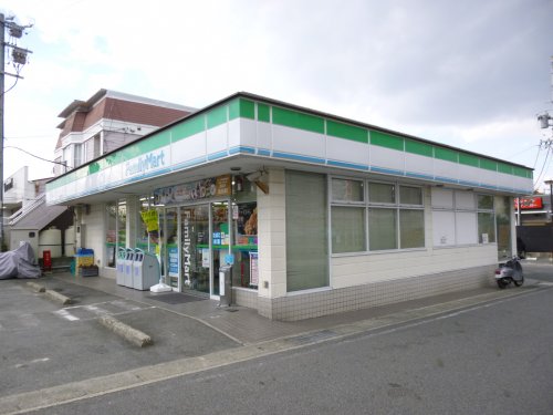 コンビニ　ファミリーマート赤池駅前店（コンビニ）まで263m