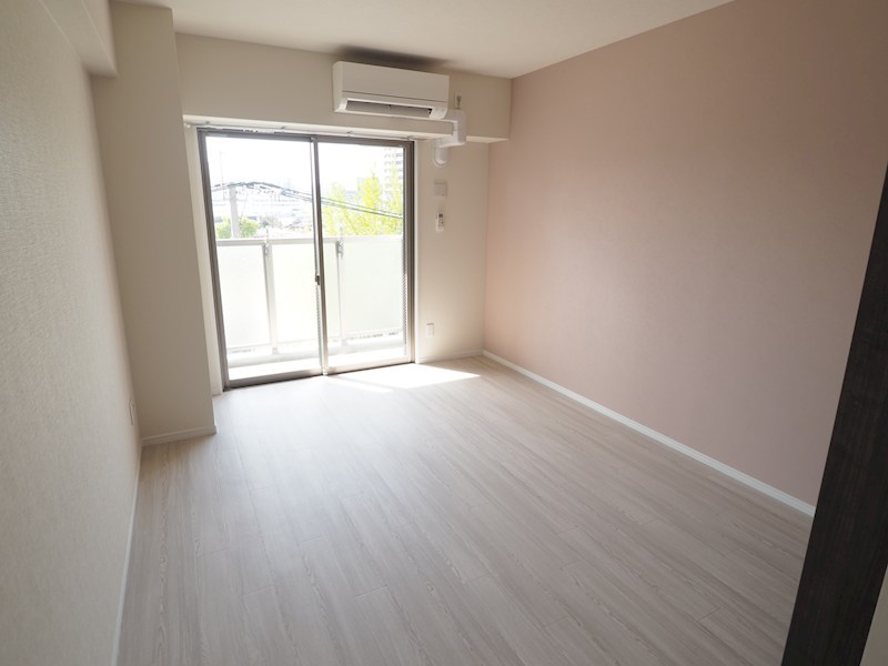 居室・リビング　よく日が当たるお部屋です