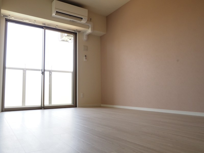 その他設備　明るい光を差し込みます。