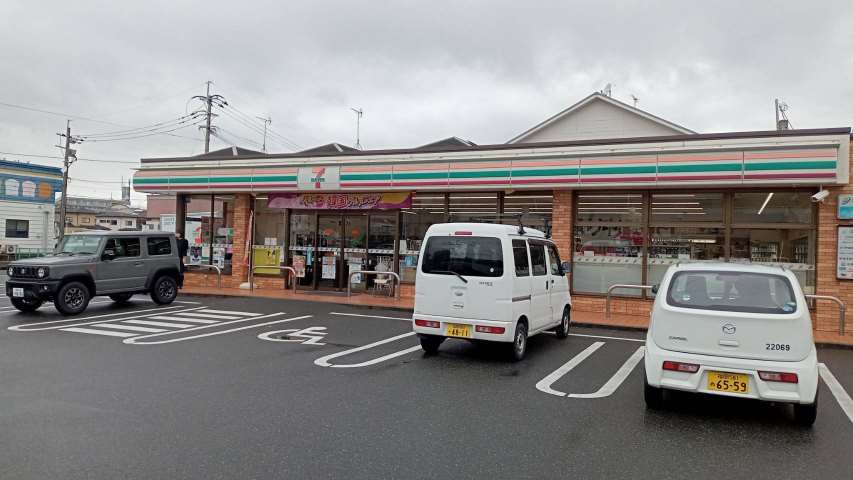 コンビニ　セブン－イレブン那珂川橋店（コンビニ）まで712m