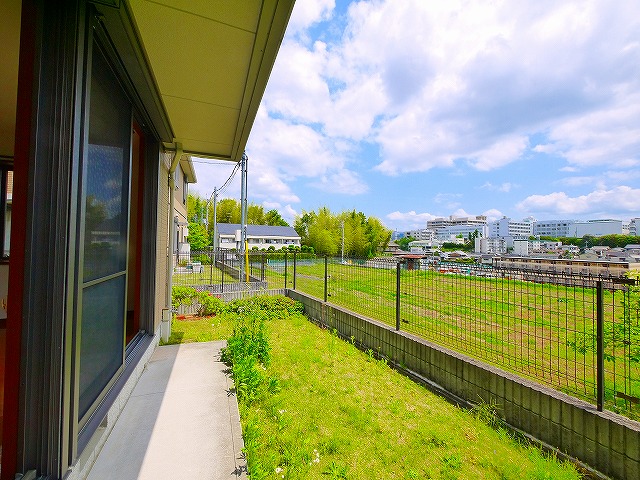 庭　お庭で自由な時間を過ごせます