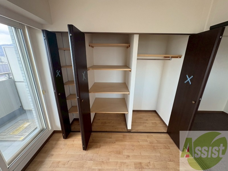 収納　寝室の収納です。部屋がすっきり片付きます。