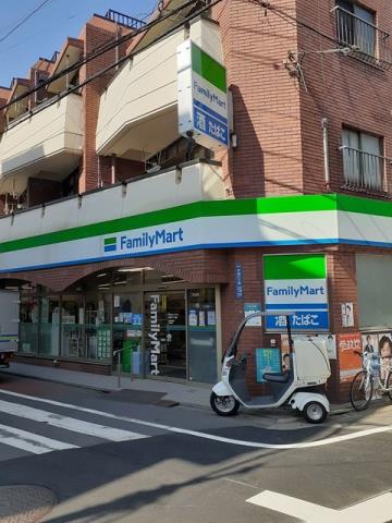 コンビニ　ファミリーマート（コンビニ）まで70m