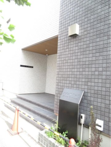 エントランス　管理の行き届いたエントランスです♪