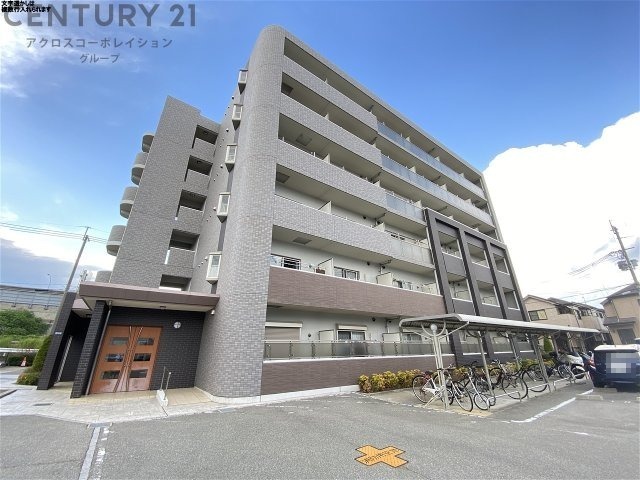 建物外観　オートロック・防犯カメラ付きで安心です！