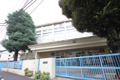小学校　文京区立関口台町小学校（小学校）まで639m