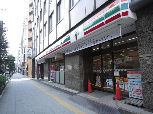コンビニ　セブンイレブン（コンビニ）まで240m