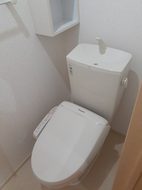 トイレ　温水洗浄便座