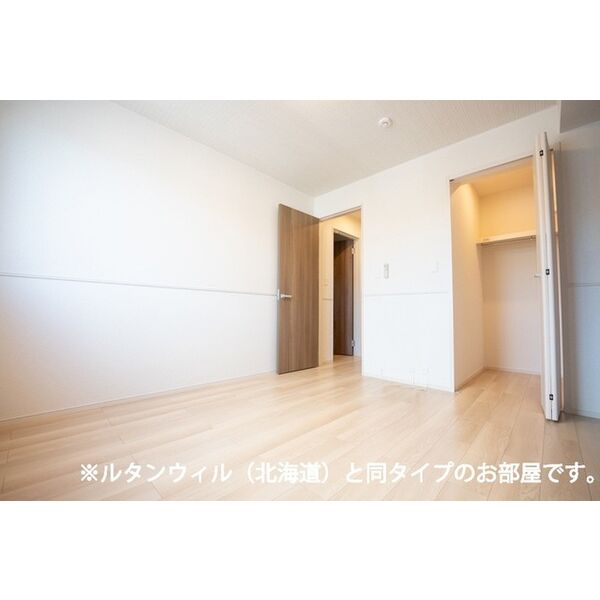 インテルノ イーストの内装写真
