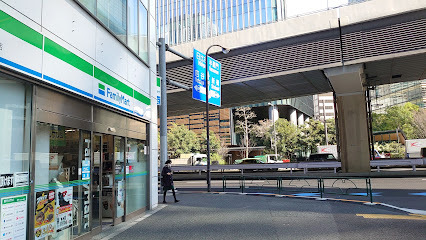 コンビニ　ファミリーマート溜池山王駅南店（コンビニ）まで430m