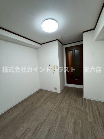 居室・リビング　こちらの居間で趣味の時間をお楽しみください